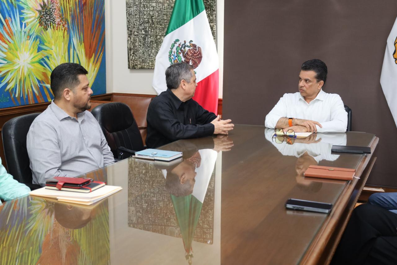Pide alcalde a COMAPA avanzar en reparación de fugas y obras