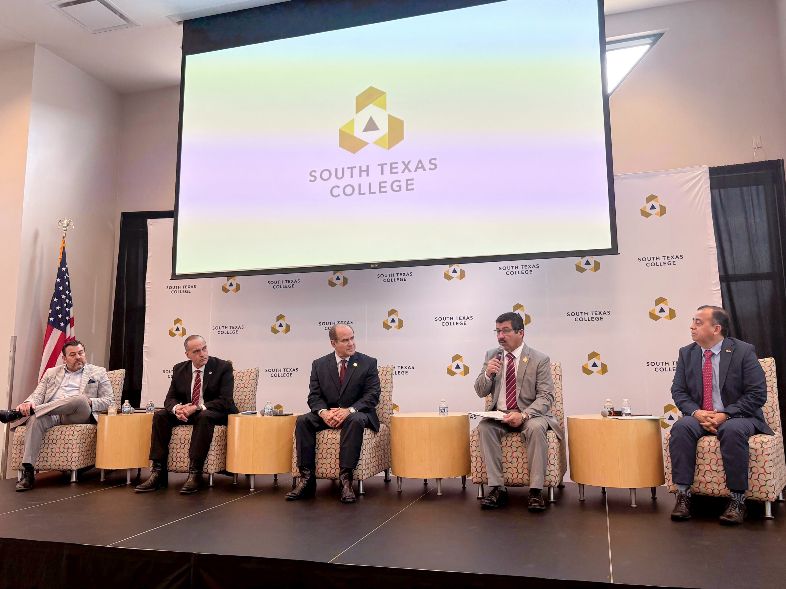 UAT y South Texas College impulsan encuentro binacional de educación