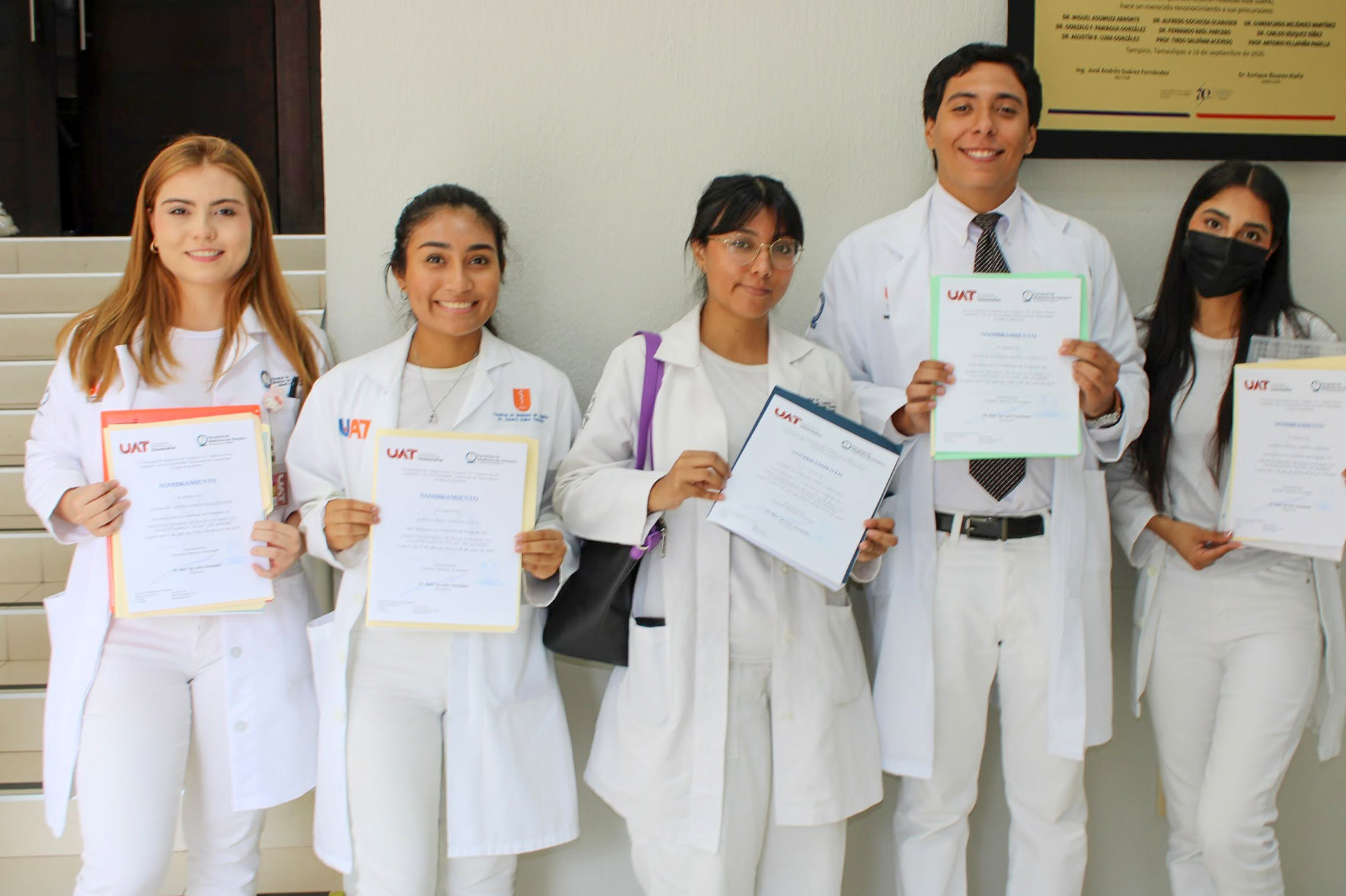 Egresados de Medicina de la UAT obtienen 276 plazas para internado médico